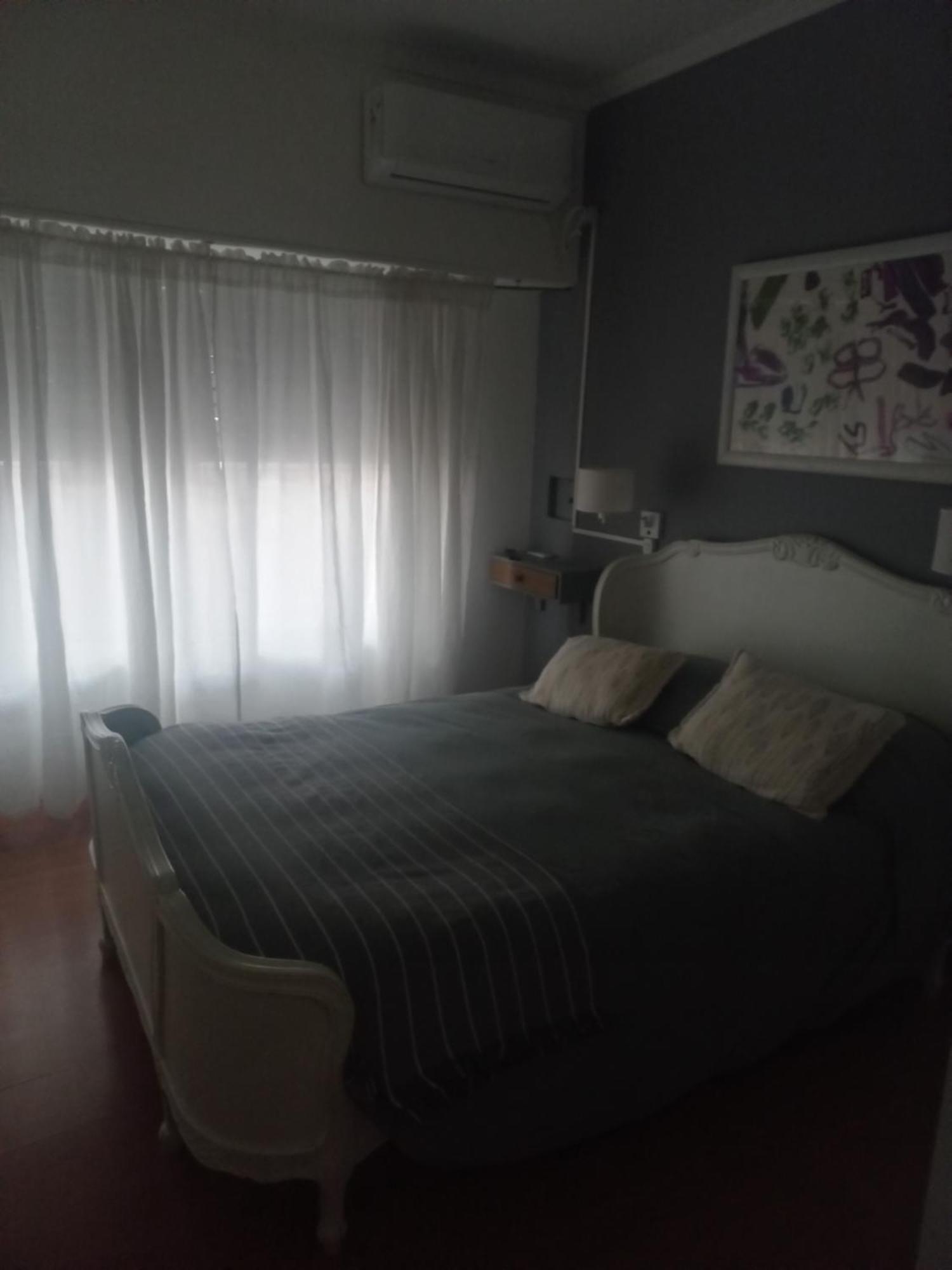 La Biblioteca Apartment Olavarria Phòng bức ảnh